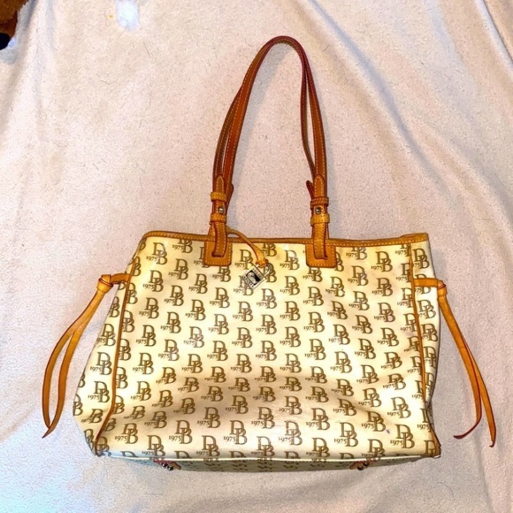 VINTAGE! Dooney Bourke Cream Signature 1975 leather tote handbag 👜